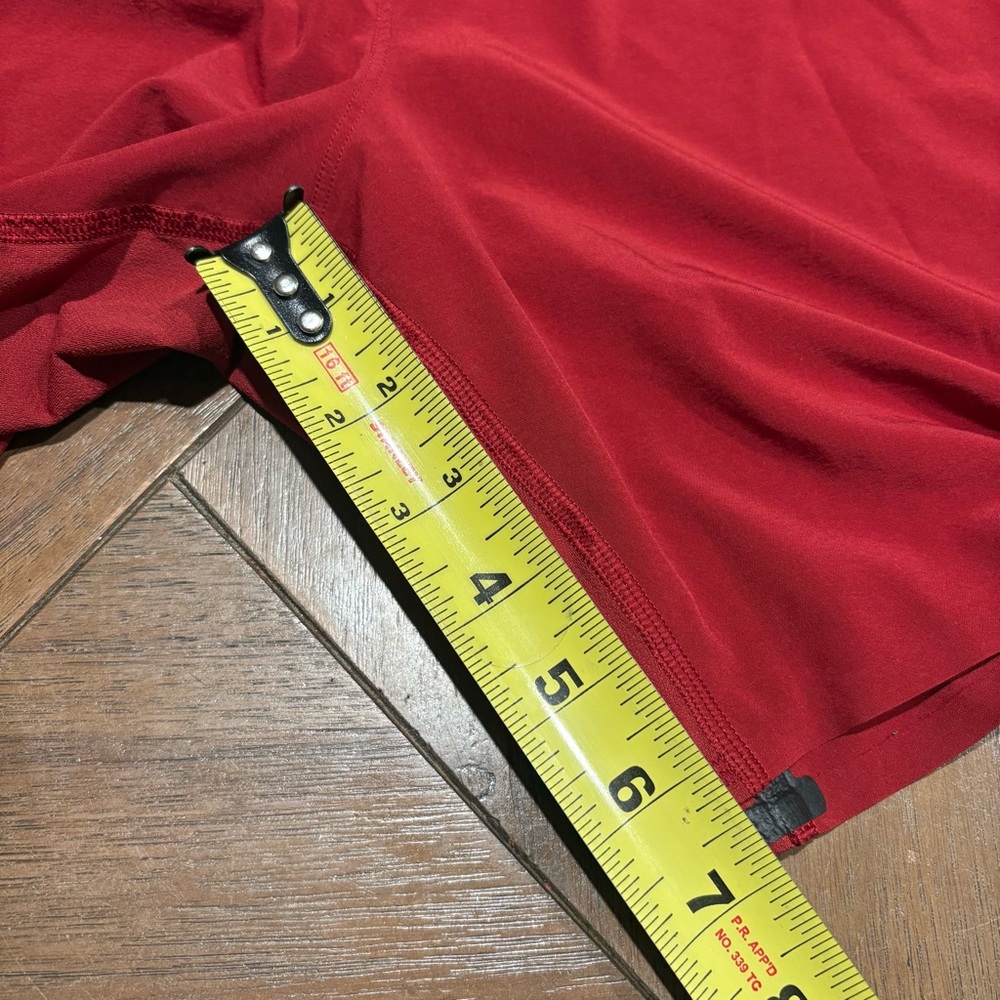 Lululemon Men's Red Athletic Surge Shorts Size Medium 5” Cranberry Color - Picture 8 of 9